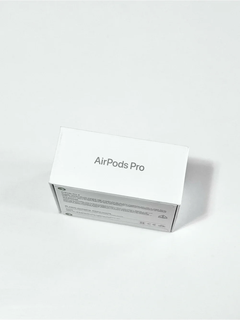 Apple AirPods Pro 3 (White) with Wireless Charging Case